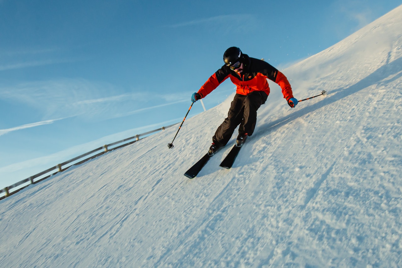 SOM EN KEEPER: God skiteknikk på lett toppturutstyr er ikke lett for noen, men du kommer veldig langt med god grunnteknikk, i følge Eirik Finseth. Foto: Christian Nerdrum