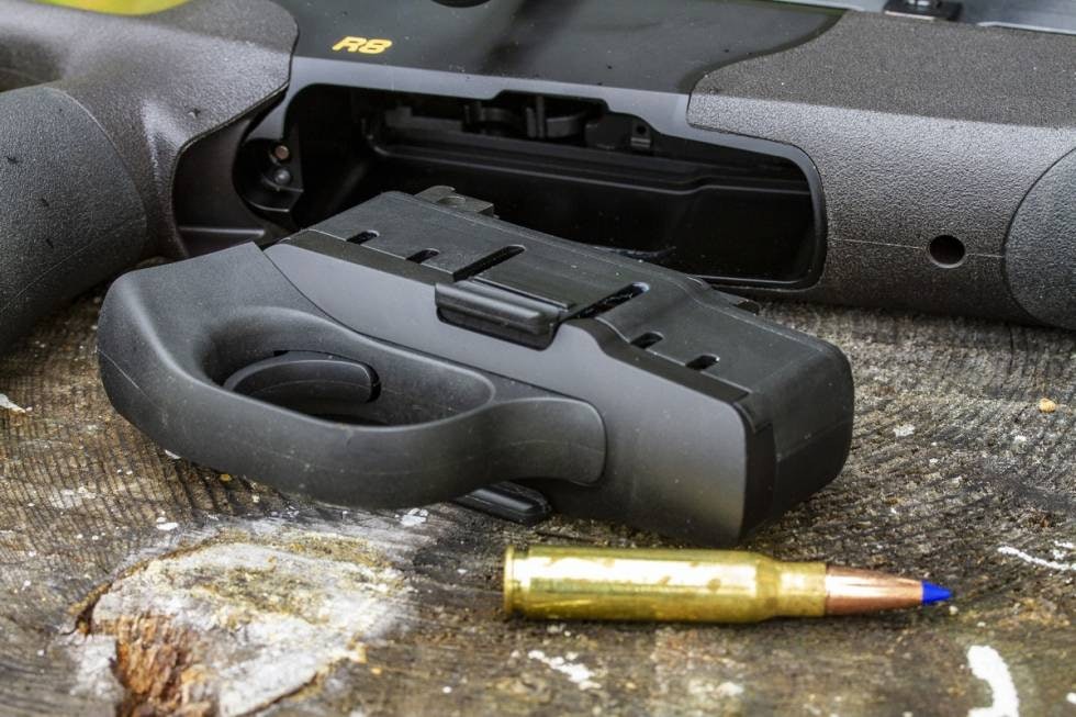 Uttakbart: Hele magasinet og avtrekkerhuset er avtakbart på Blaser R8. Nærbilde av magasinet og avtrekkerhuset på blaser r8 silence ultimate