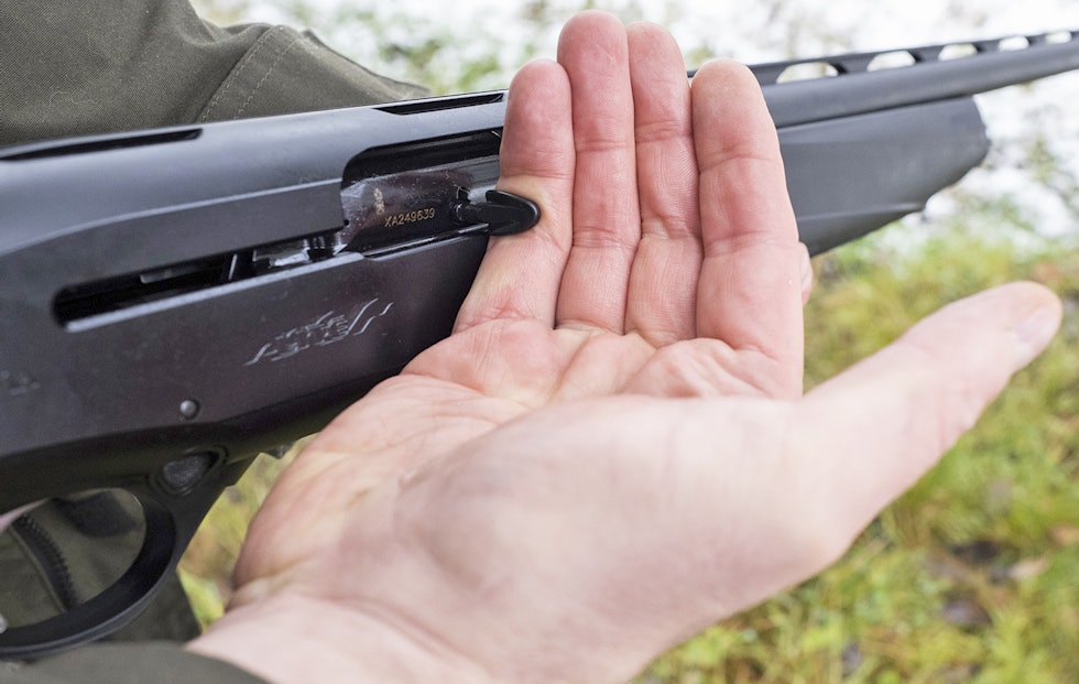 Knuslete knast: Beretta A400 Lite har etter undertegnedes syn vel liten boltknast.
