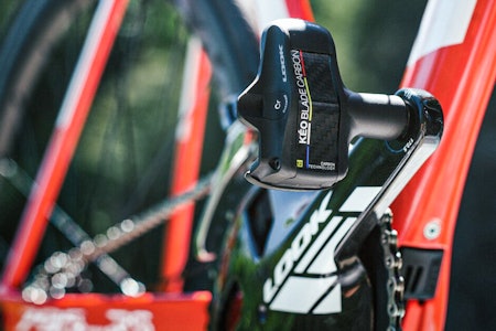 KLIKK DEG INN: Klikkpedaler på landeveien er mer effektivt enn vanlige pedaler, og langt tryggere.  KLIKK DEG INN: Klikkpedaler på landeveien er mer effektivt enn vanlige pedaler, og langt tryggere.