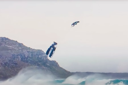 OPP NED: Det er lett å se for seg at superloopen til Joshua Emanuel fra Sør-Afrika gir et greit sug i magen. OPP NED: Det er lett å se for seg at superloopen til Joshua Emanuel fra Sør-Afrika gir et greit sug i magen.