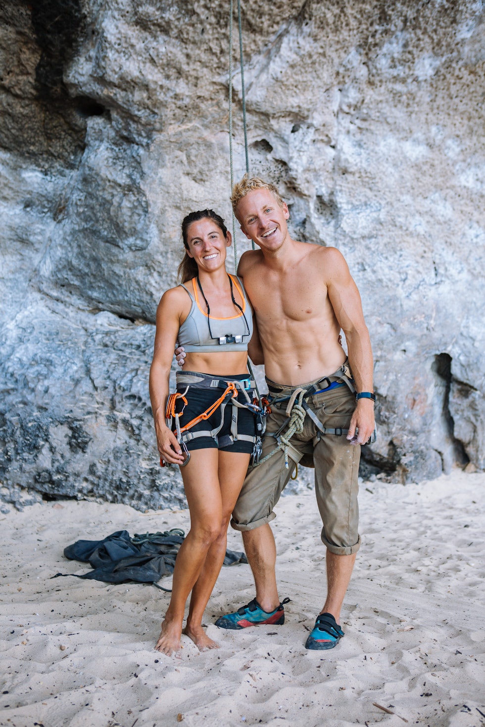 AVHENGIGHETSSKAPENDE: Ekteparet Chelsea og Dan Hazen fra USA sa opp jobbene for å reise på klatreferie. Pass på- klatring kan forandre livet ditt! Foto: Hanna Jordan