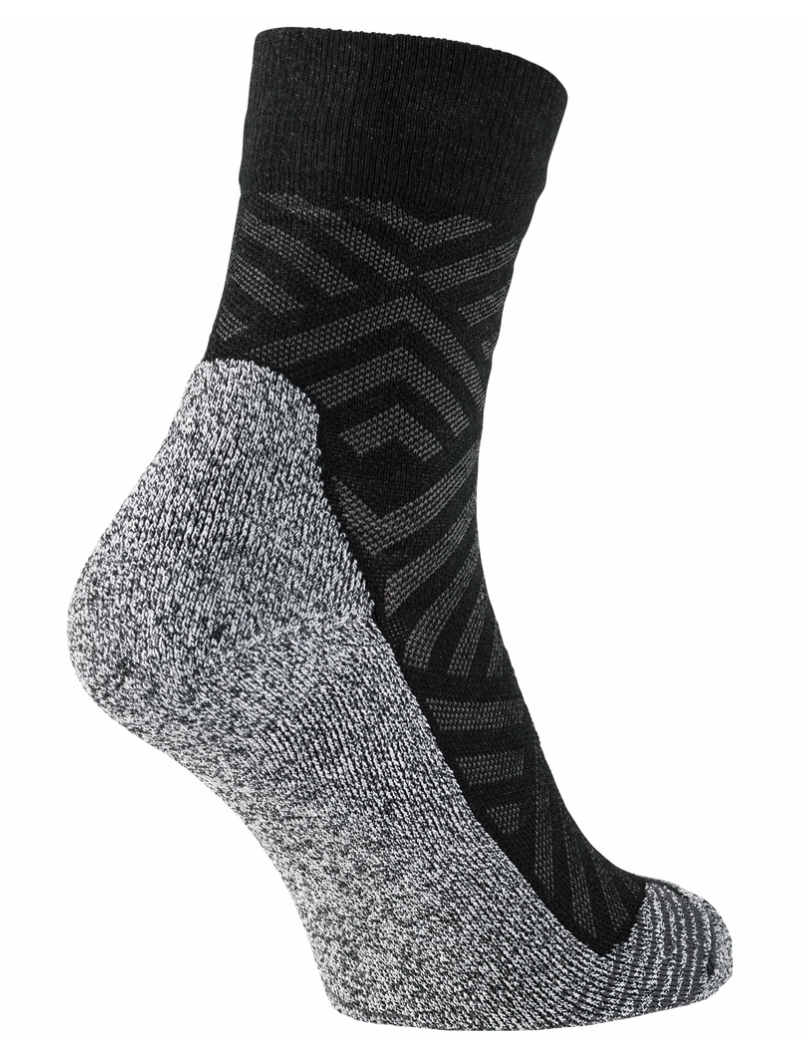 HALVHØY: Odlo Active Warm Hike Graphic har ull og mesh i seg. Pris: 269,- HALVHØY: Odlo Active Warm Hike Graphic har ull og mesh i seg. Pris: 269,-