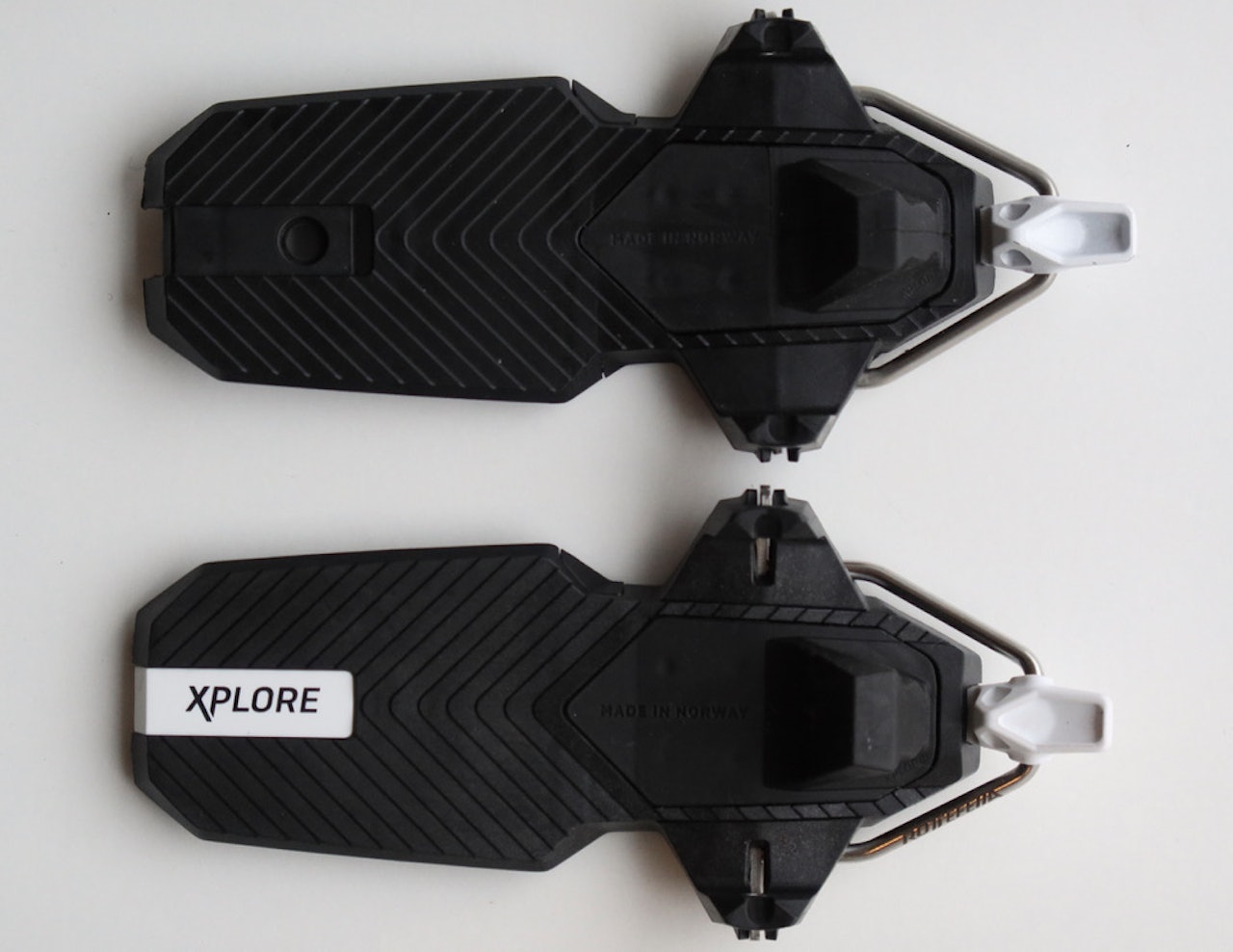 NYTT BINDINGSSYSTEM FOR FJELLSKI: Rottefella Xplore Off Track-binding. Foto: Pål-Trygve GammeNYTT BINDINGSSYSTEM: Rottefella Xplore. • Bredden på bindingen er ca. 68 mm nærmest skien og skrår ut til ca. 90 mm centimeter over skien. Foto: Pål-Trygve Gamme Rottefella xplore