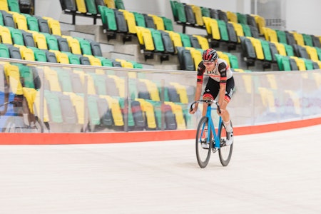 INNEØKT: Sven Erik Bystrøm har belaget seg på mange turer i velodromen i vinter. Foto: Knut Andreas Lone 