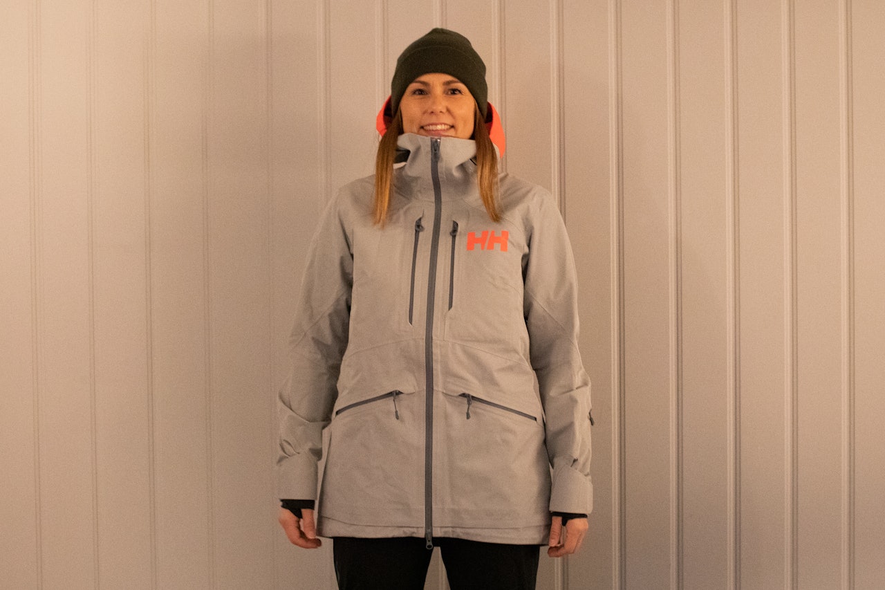 Helly Hansen Elevation Infinity Shell Jacket W Vi har testet Helly Hansen Elevation Infinity Shell skijakke til dame