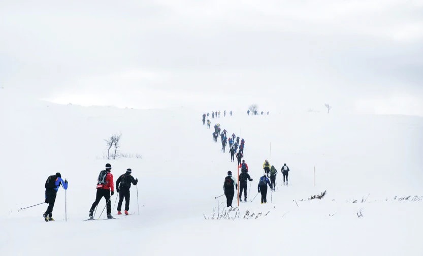 ATTRAKTIVT: HovdenTour tiltrekker seg store og små, ambisiøse milslukere og skiløpere som tar det som en tur. Foto: Marit Kvåle