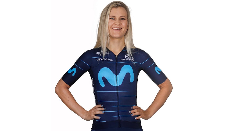 Katrine Aalerud i Movistars nye drakt for 2022-sesongen. Katrine Aalerud i Movistars nye drakt for 2022-sesongen.