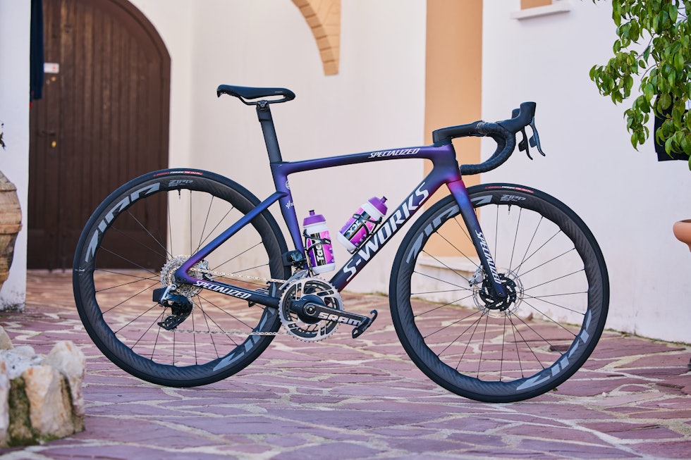 MED SRAM: Demi Vollering sin Tarmac SL7 er satt med SRAM Red AXS og Zipp-hjul. At fotografen ikke har lagt kjedet på storeskiva må stå for hans regning Specialized SL7 Team SD worx