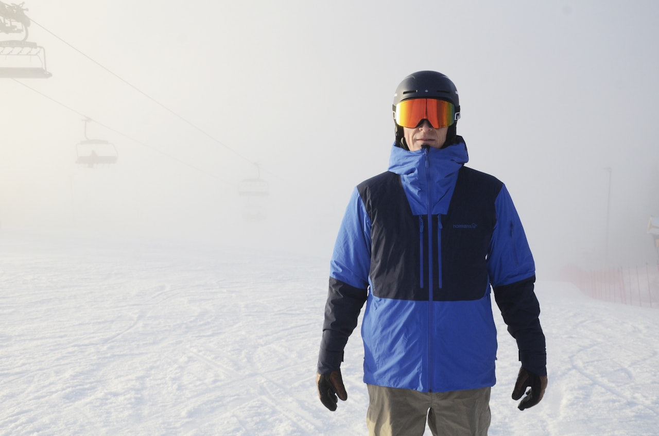 LOFOTEN: Norrønas allsidige dynejakke med romslig passform og mange fine detaljer. Foto: Erlend Sande LOFOTEN: Norrønas allsidige dynejakke med romslig passform og mange fine detaljer. Foto: Erlend Sande