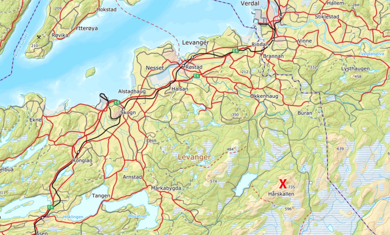 SKRED: Kvinnen ble tatt i et skred på Hårskallen ved Levanger. Foto: Norgeskart Snøskred