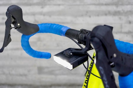 KLOSS: Syncros Nanaimo er firkantet og kompakt. Den lyser sterkt og lenge. Syncros Nanaimo sykkellykt