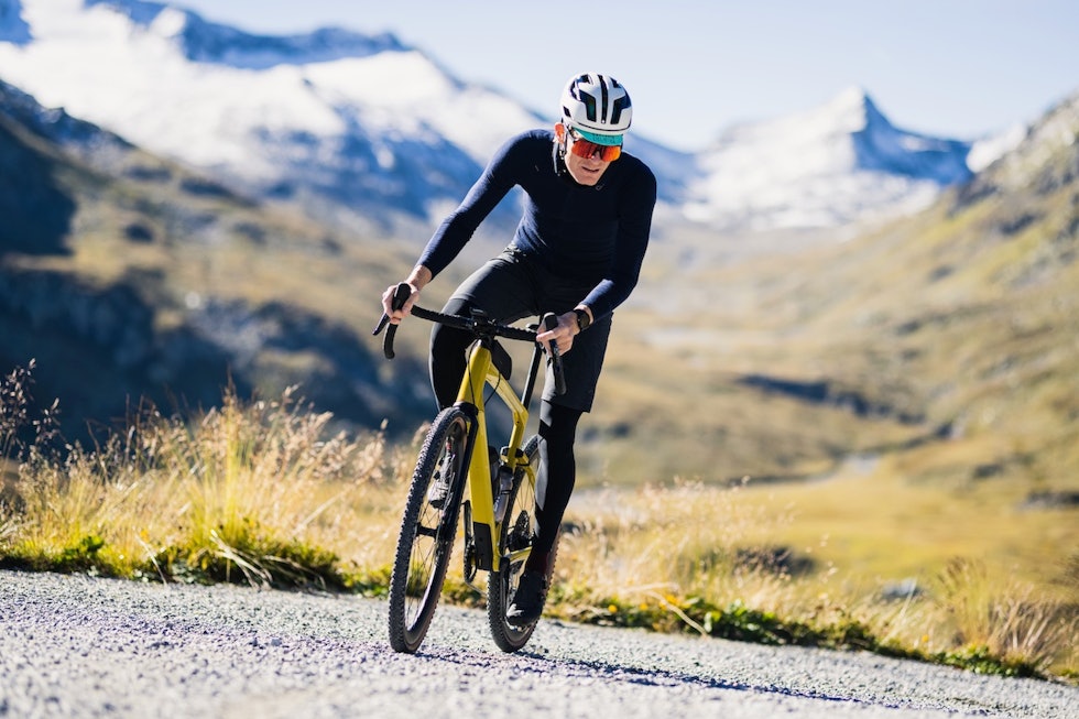 TYNN LANGERMET: Velocios langermede merino-trøye fungerer i både mildt og kaldt vær. Velocio Concept Merino