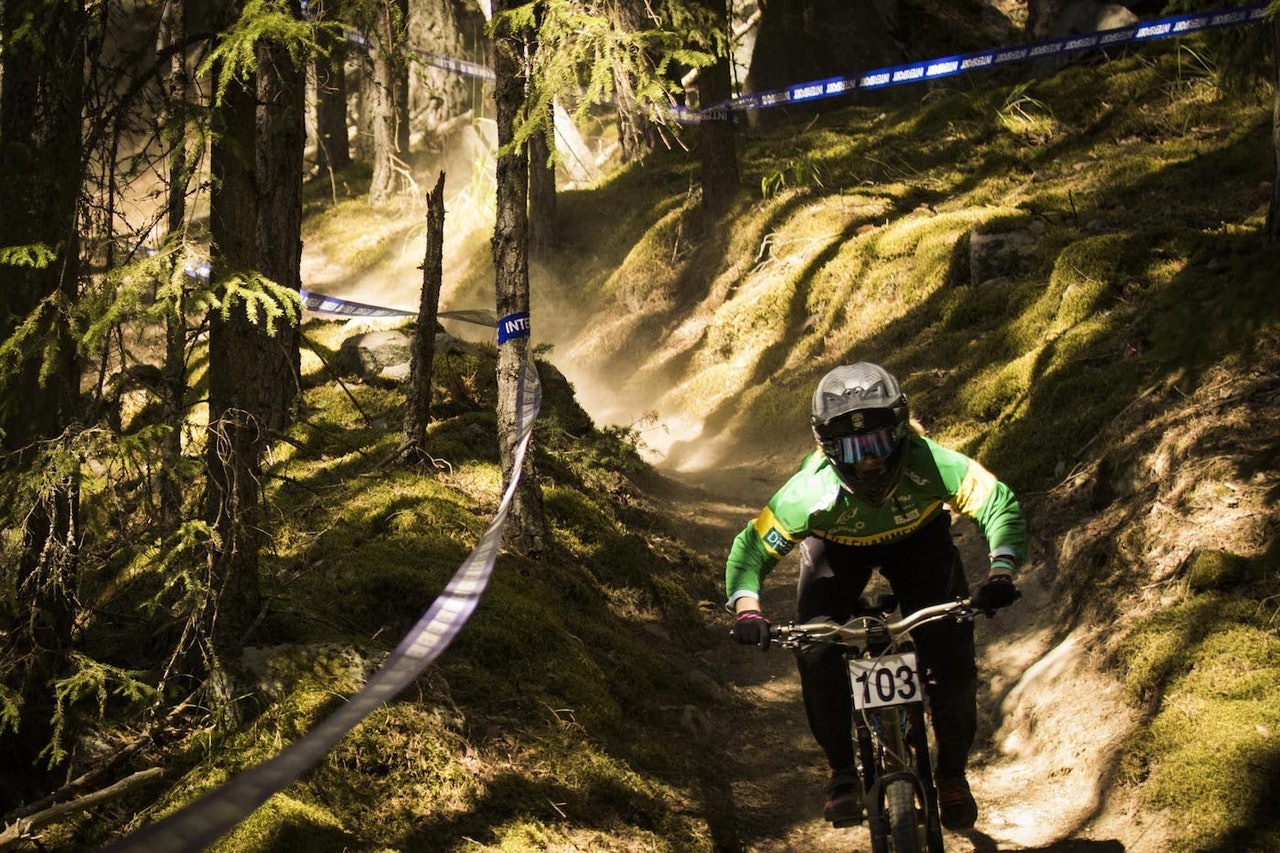 RASK UTFOR: Frida Rønning kommer inn på internasjonal lag-satsing.Arkivfoto: Nesbyen 2017. Foto: Snorre Veggan. frida rønning verdenscup utforsykling