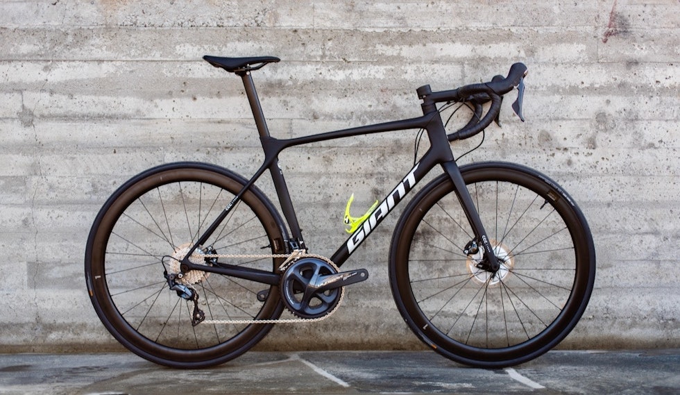 RØVERKJØP: Giant TCR Advanced Team var et røverkjøp i 2021. Foto: Henrik Alpers Giant TCR Advanced Team