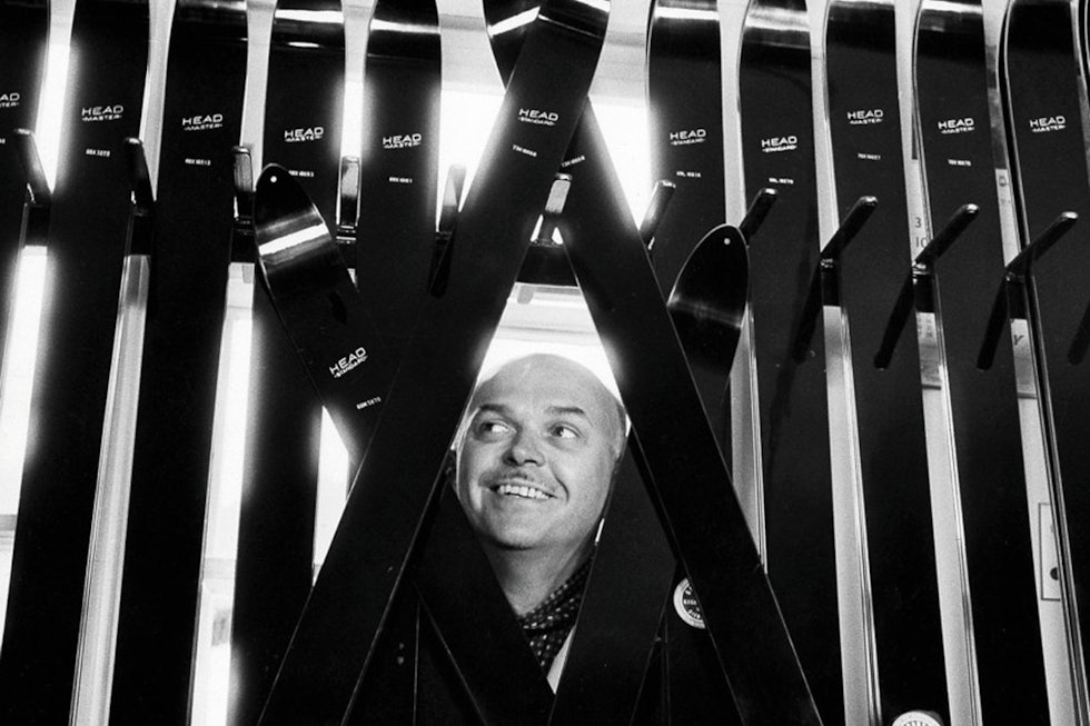 Howard Head med Head Standard - aluminiumsskia som var svarte for at du ikke skulle blende deg selv! Howard Head med Head Standard - aluminiumsskia som var svarte for at du ikke skulle blende deg selv!