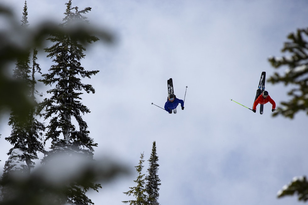Sam Kuch, Sammy 'Ibex' Lee og Hedvig Wessel er blant de som helst tar sine backflips på Head-ski. 