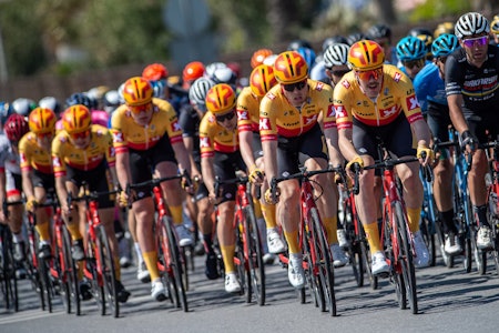 STORE STEG: Uno-X tar stadige steg mot å bli et mektig lag. Nå er de klare for å kjøre Paris-Roubaix. Foto: Cor Vos.  STORE STEG: Uno-X tar stadige steg mot å bli et mektig lag. Nå er de klare for å kjøre Paris-Roubaix. Foto: Cor Vos.