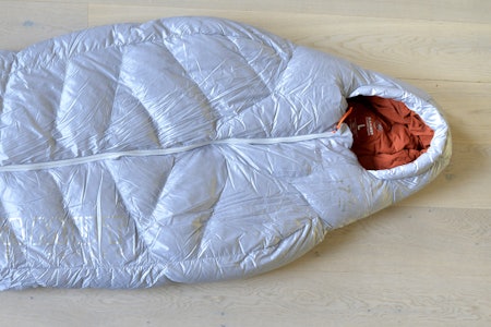 TEST AV DUNSOVEPOSER: Denne soveposen fra Mammut egner seg for vår, sommer og høst. Foto: Egill Danielsen sovepose