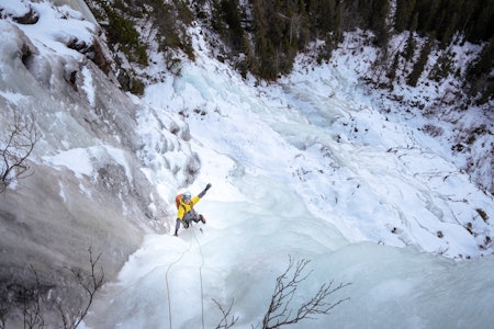 IYØENFALLENDE: Vi besøkte Kyrjukullen på om lag 150 meter. Dette er en bratt og iøynefallende foss. Foto: Eirik Hæreid Marcussen IYØENFALLENDE: Vi besøkte Kyrjukullen på om lag 150 meter. Dette er en bratt og iøynefallende foss. Foto: Eirik Hæreid Marcussen