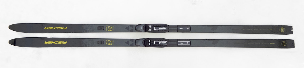 Fischer Trace 82 oppleves som ei svært trygg jaktski som gjør det den skal, men heller ikke noe mer. Jaktskiene Fischer Trace 82 med BC-binding.