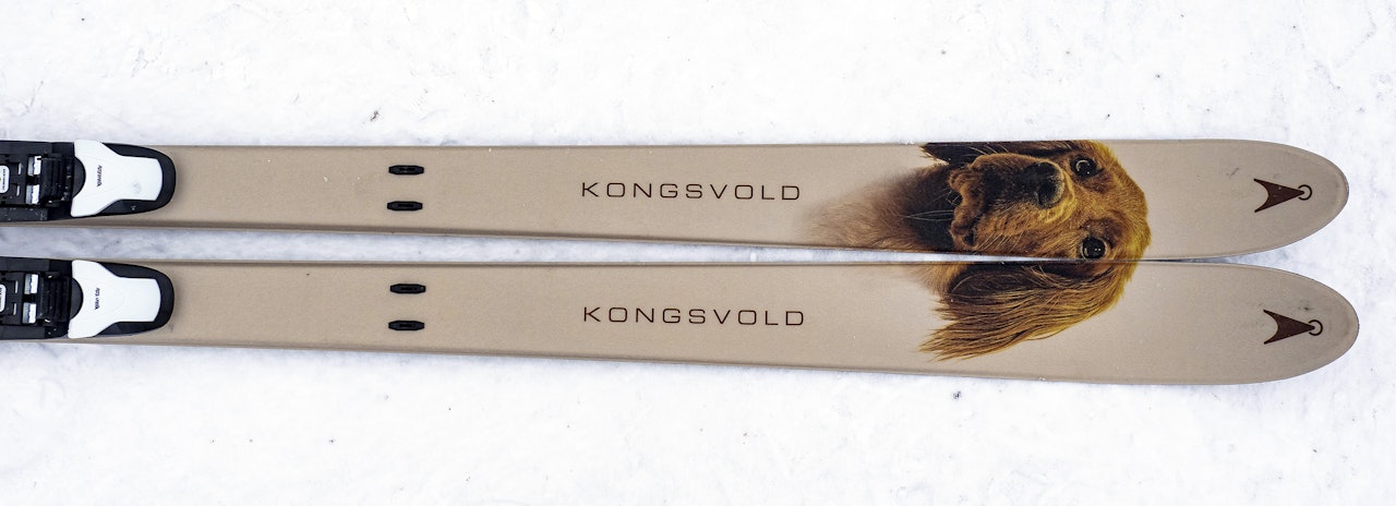 KONGSVOLD JAKTSKI: Åsnes Kongsvold er testens beste jaktski hvis du skal gå litt på hardt underlag, men mest i løssnø. Åsnes Kongsvold jaktski til test i snøen