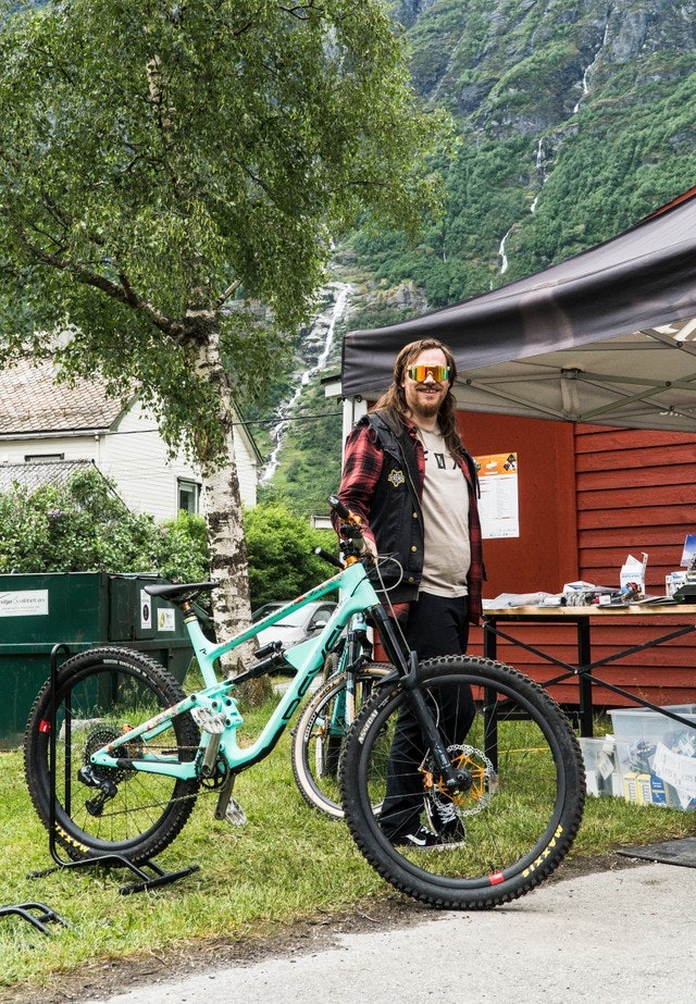 Trenger du sykler under Strynefestivalen - dra på standen til Gira Sykkel. Foto: Henrik Ulleland