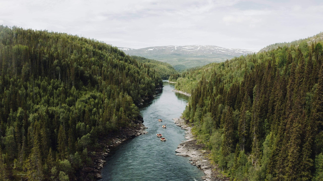 VERDIFULLT PÅ FLERE PLAN: Flere av fossene og strykstrekningene i Vefsna-vassdraget er turistattraksjoner. FOTO: Barbora Hollan