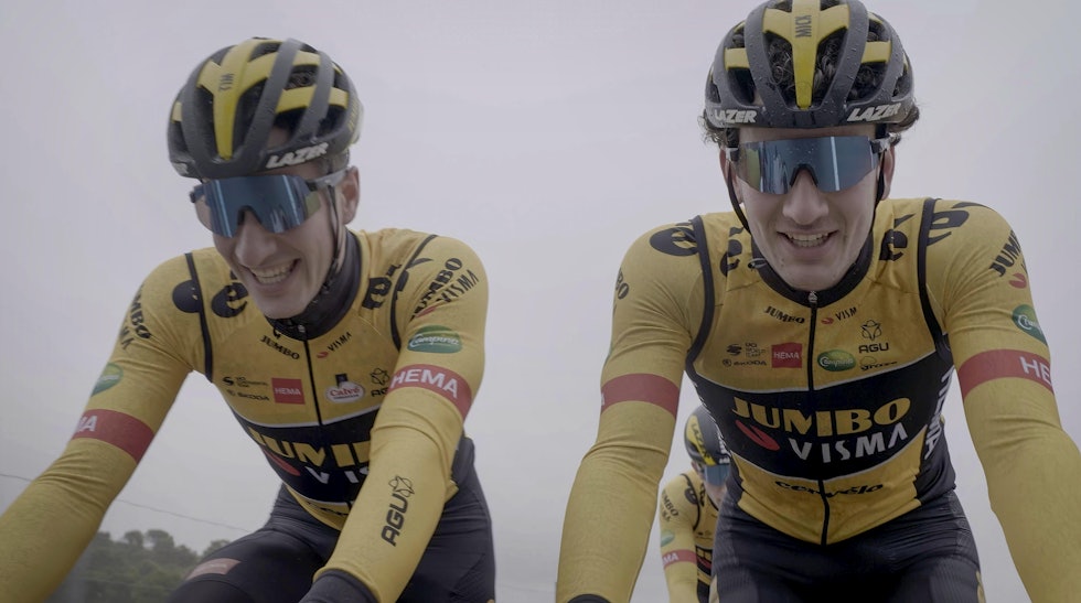 STORMAKT: Denne trøyen må du nok regne med å se ha plenty suksess i 2022. Foto: Cor Vos jumbo-visma trøye 2022