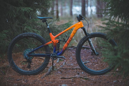 ➊ NY KATEGORI: Top Fuel er ikke lenger Treks rittsykkel. Nå er den konstruert og markedsført som en robust, kvikk og leken stisykkel. Trek topfuel 9.9 axs test
