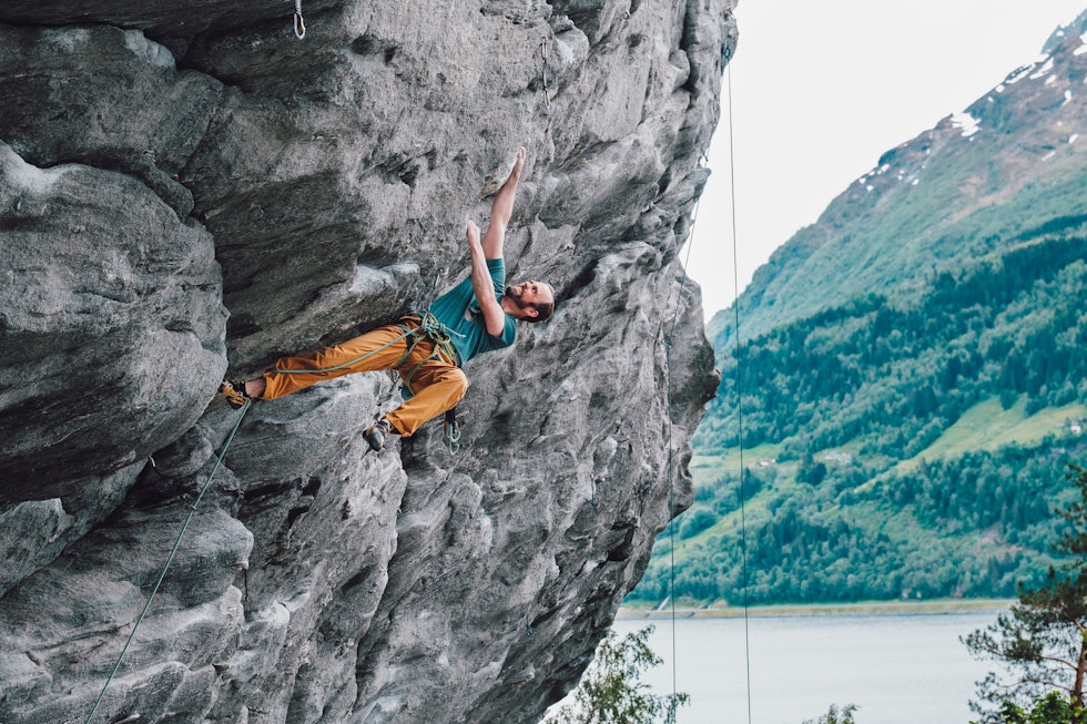 VAMOS A LA PLAYA: Lokale Einar Løken på en av de hardere rutene på Beachen under den årlige Strynefestivalen. Foto: Bjørnar Brende Smestad VAMOS A LA PLAYA: Lokale Einar Løken på en av de hardere rutene på Beachen under den årlige Strynefestivalen. Foto: Bjørnar Brende Smestad