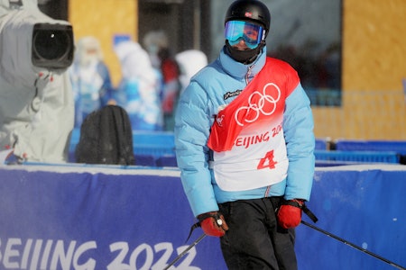 IKKE TO GULL: Det ble ikke to medaljer på Birk Ruud i OL, som ikke fikk det til å stemme i finalen. Foto: NTB Birk Ruud i OL-finalen.