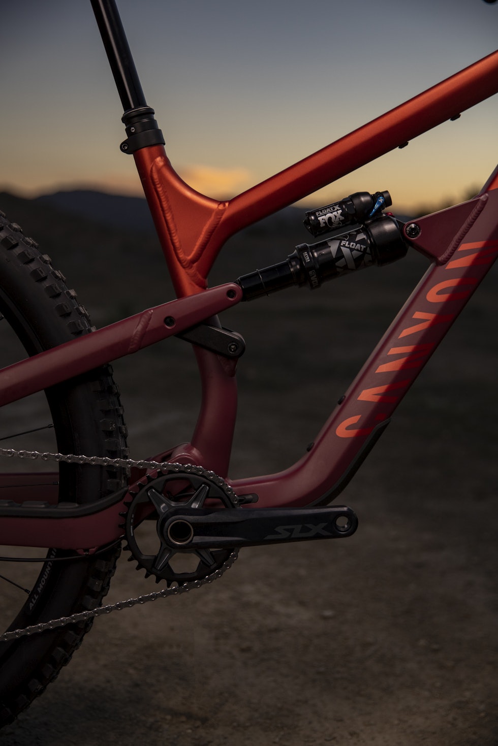 STÅLGJENGER: Alu-rammen har stålinnsatser i boltefestene Canyon Spectral 125