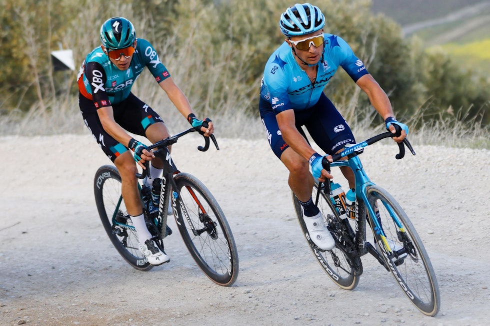 GRUSFEST: På grus er det to ting som gjelder - tubeless eller tubular. Får vi se flere Specialized-ryttere på tubeless i år? Foto: Cor Vos. GRUSFEST: På grus er det to ting som gjelder - tubeless eller tubular. Får vi se flere Specialized-ryttere på tubeless i år? Foto: Cor Vos.