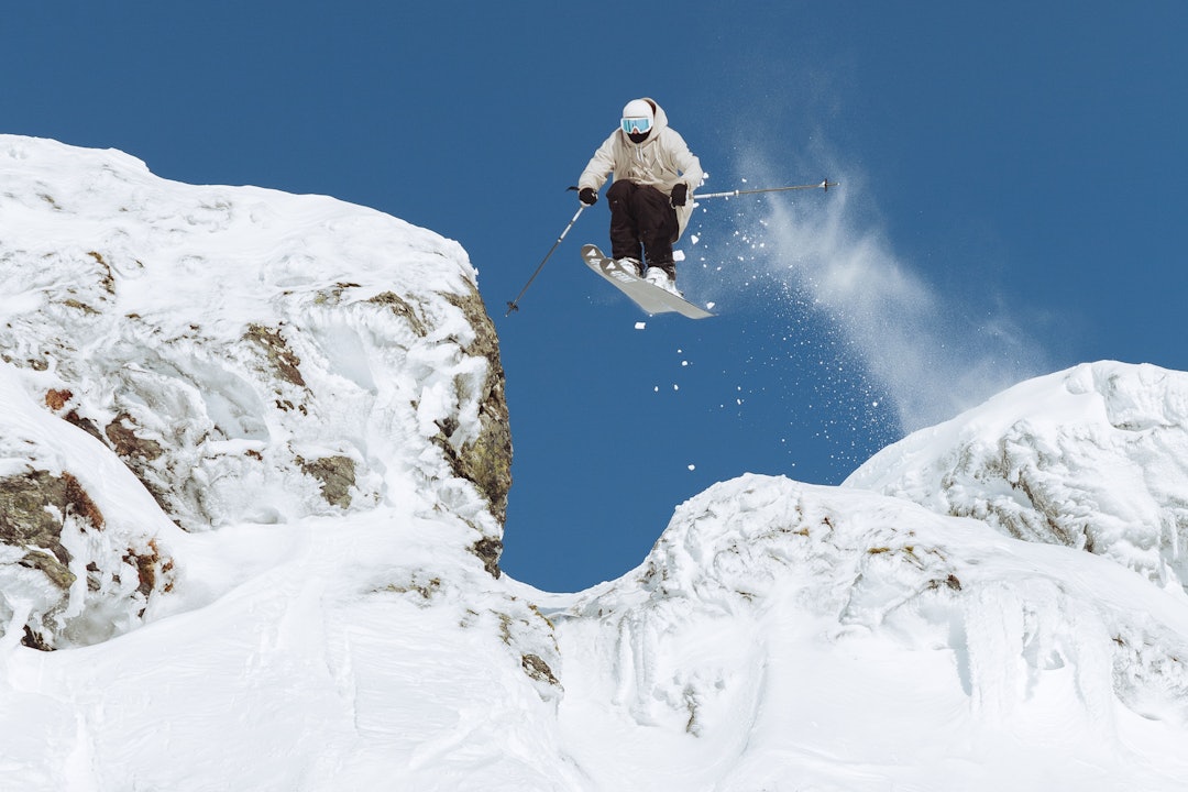 EIKEDALEN: Lokalanlegget til Benjamin Forthun ser ut til å få en god dose påfyll, hvis gradstokken bikker i snøens favør. Foto: Alic Ljunghager Skikjører som hopper