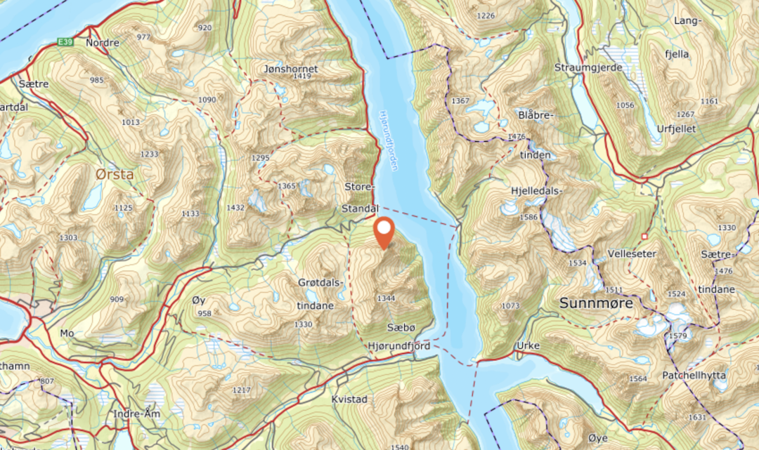 SNØSKRED: Det var på fjellet Sylvkallen en person ble tatt av skred søndag ettermiddag. Foto: Norgeskart Sylvkallen