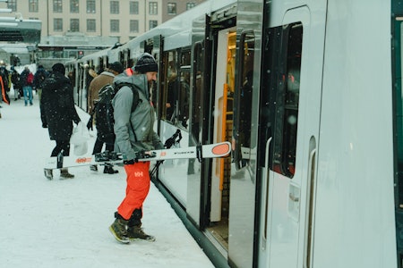 FRA MAJORSTUA: For de fleste som bor i Oslo er Tryvann og Wyller bare en eller to kollektiv-turer unna. Foto: Christian Nerdrum Med kollektivtransport fra Majorstua til Tryvann for å stå på ski
