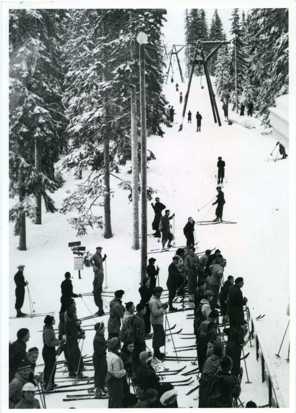 Tryvann i 1938. Foto: Skimuseet