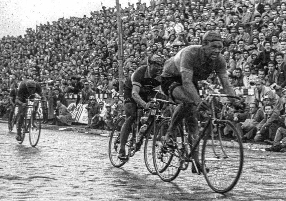 SLITSOMT? Rik van Steenbergen slapp å sykle mer enn tre bakker, da han vant Flandern rundt i 1944, på slutten av andre verdenskrig. Foto: Cor Vos. 