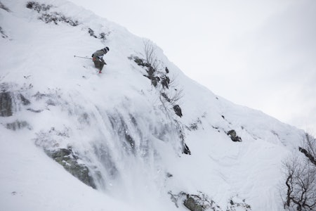 RÅSKALLE: Vetle Gikling Borthne i bratt terreng på den nederste Skavlein. Foto: Tore Meirik Skikjører i bratt terreng