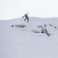 baklengs salto på ski
