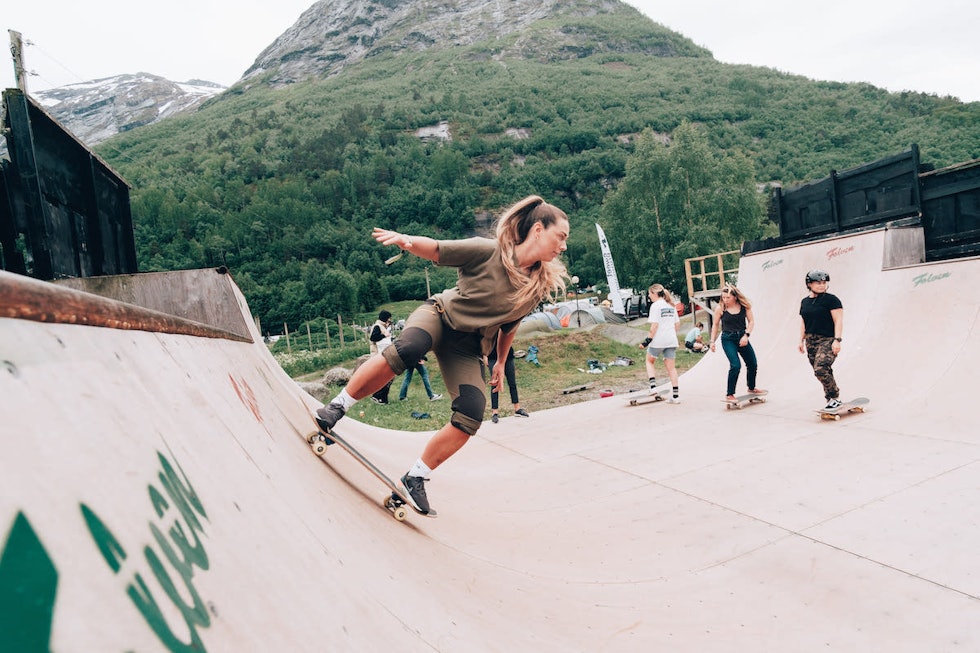 Bruk skateparken til Folven under Strynefestivalen! Foto: Bjørnar Brende Smestad Bruk skateparken til Folven under Strynefestivalen! Foto: Bjørnar Brende Smestad