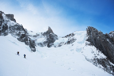CHAM:  Jeg får lyst til å si noe klokt om klodens skihovedstad, men dette stedet er ikke klokt, og det er det klokeste jeg kan si om Chamonix, skriver Eivind Eidslott. Foto: Tore Meirik chamonix