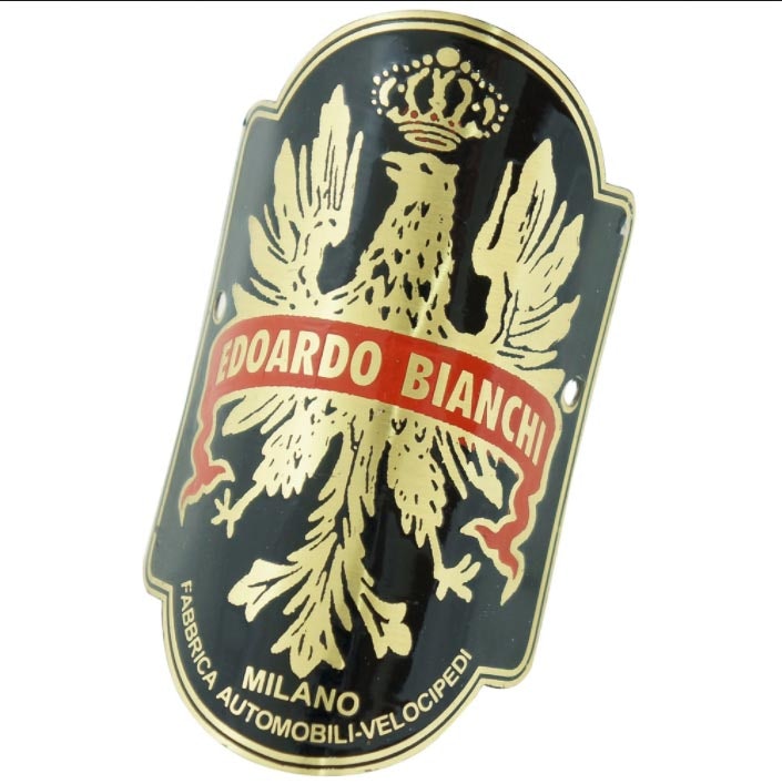 ROYAL: Bianchis logo fra tiden da de også produserte biler. Logoen selskapet bruker i dag er nesten identisk, men gjennom årene har logen endret seg flere ganger. Ørn og krone har dog alltid vært en del av logoen. Foto: Bianchi.