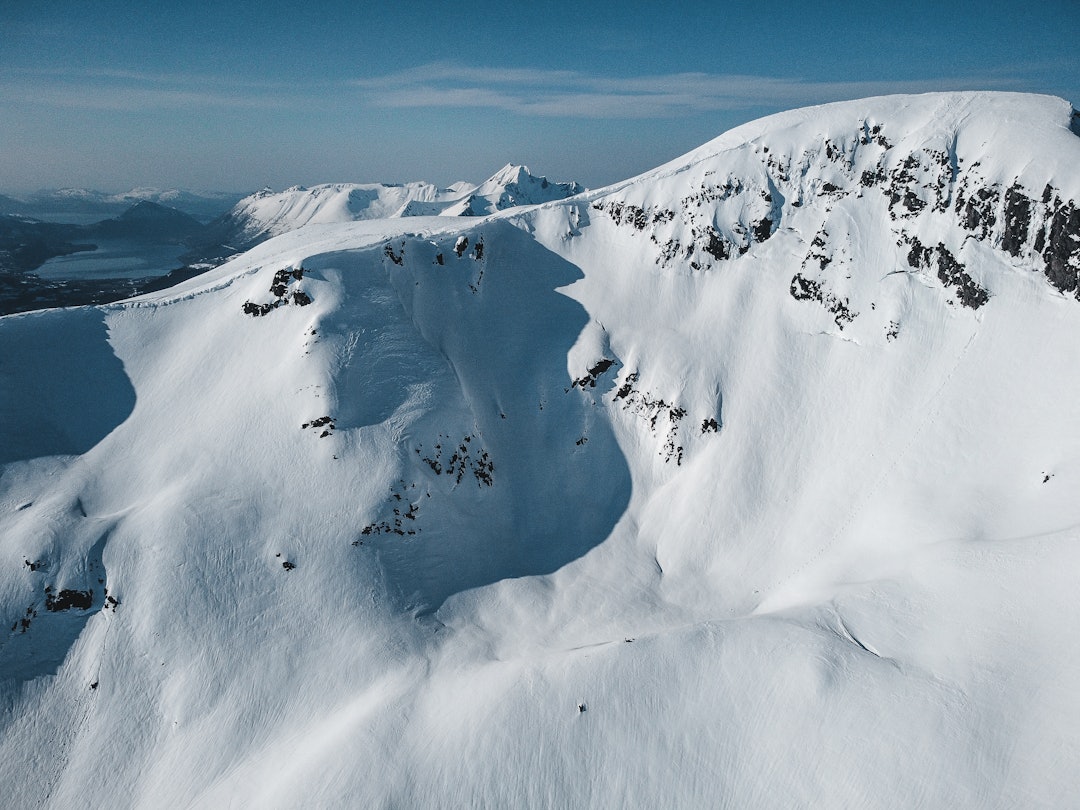 XFree: Slik vi alle håpte Trollbotn skulle se ut under årets frikjøringskonkurranse. Foto: Petter Westgaard fjellside med snø