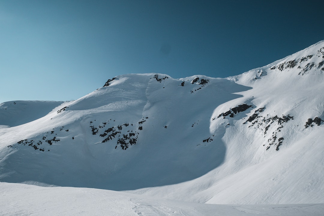 FET FACE: Her blir det endelig frikjøringskonkurranse igjen! Slik så face´n i Trollbotn ved Ørsta skisenter ut 14. mars. Foto: Petter Westgaard fjellside med snø