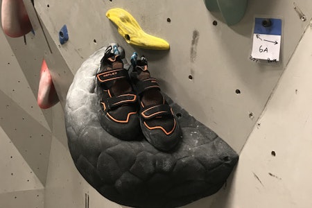 SCARPA REFLEX: Egnet for store fottak Scarpa Reflex klatresko inne til test