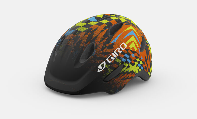 Giro Scamp Kids Helmet-serien kommer i flere kule farger som gjør det lett å synes. Justeringsmuligheter er en en fordel for barn i vekst. 