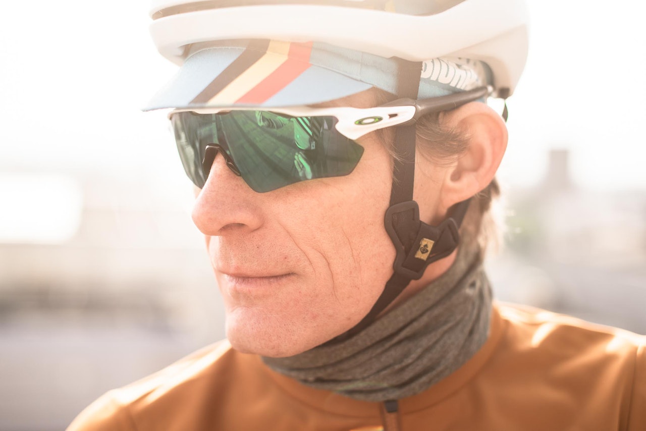 KLASSIKER: Oakleys Radar-briller har vært på markedet i mange år. Det er ikke uten grunn at den selger godt, tross høy pris. Foto: Henrik Alpers. 