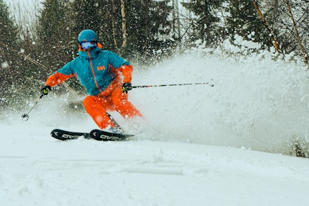 ENDELIG SNØ! Østlandet, Norefjell, Geir Bottolfs og andre skientusiaster kan glede seg til et kjærkomment snødump i morgen. Foto: Christian Nerdrum glad skikjører